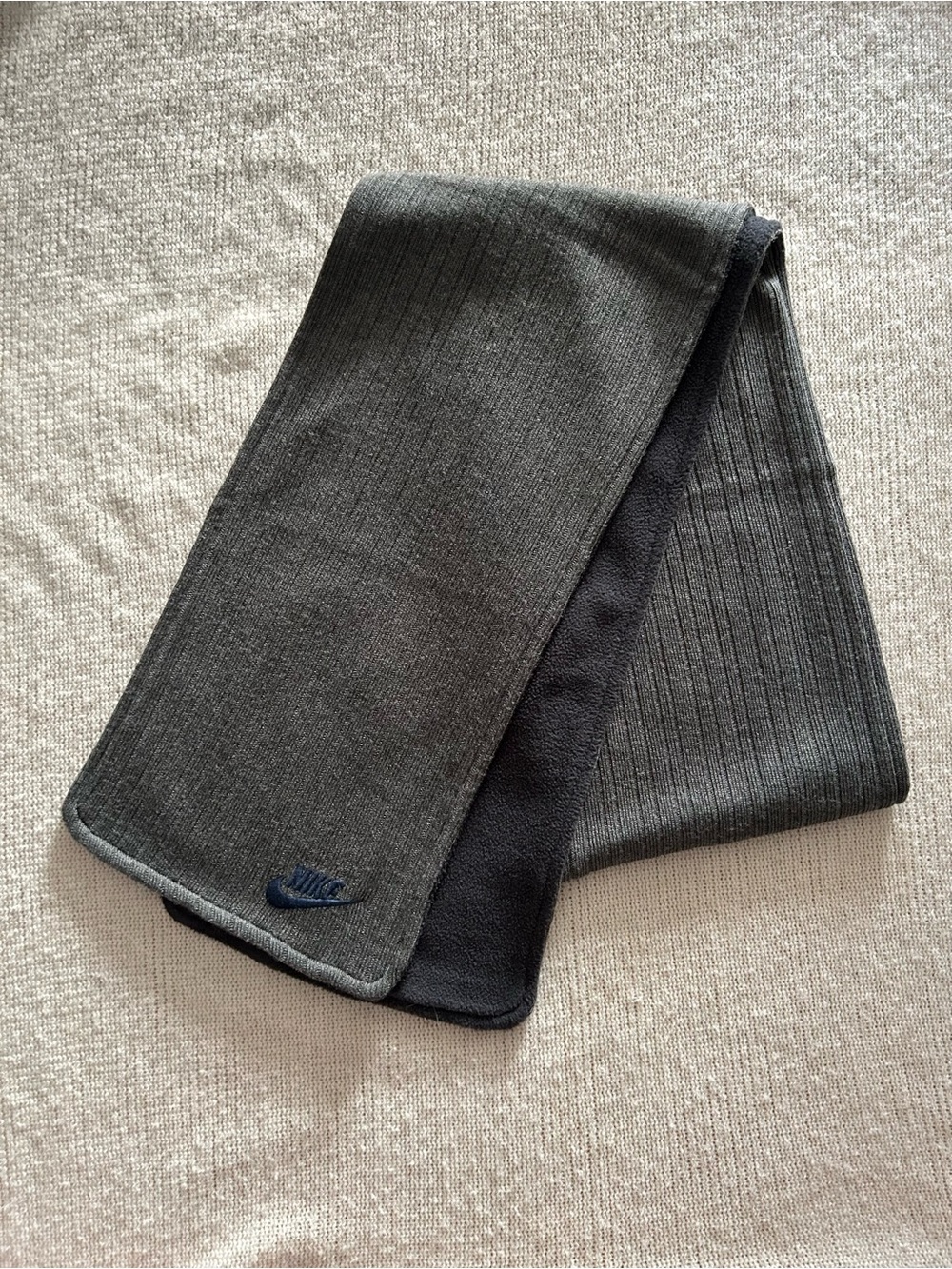 NIKE Men’s Reversible Knit Scarf with Embroidered Logo, Gray and Navy Blue